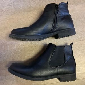 Ankle Chelsea boots